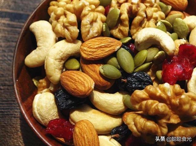 老人说“春吃芽，夏吃瓜，秋吃果，冬吃根”，顺应节气，四季平安