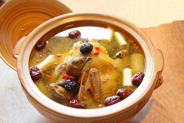 母乳喂养的妈妈，牢记几个饮食原则，乳汁营养还能让妈妈减肥瘦身