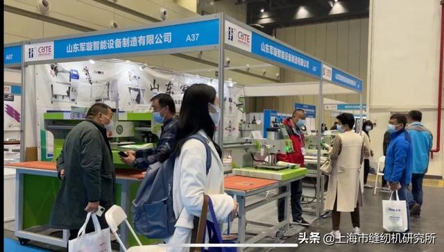 服装行业的纺织机械展