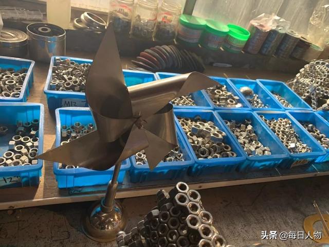 破碎机啃不动秤砣跟铁球视频