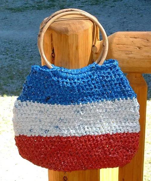 怎样使废弃的塑料袋变废为宝(用塑料袋做的环保作品)