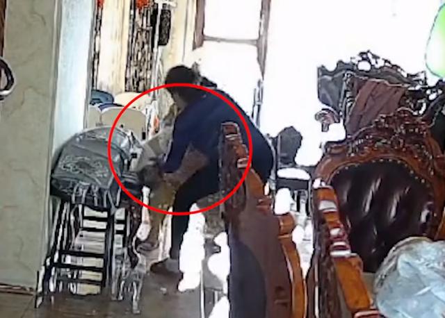 惊险！吉林一育婴师抱宝宝失手致其坠落，外婆神反应伸手接住孩子