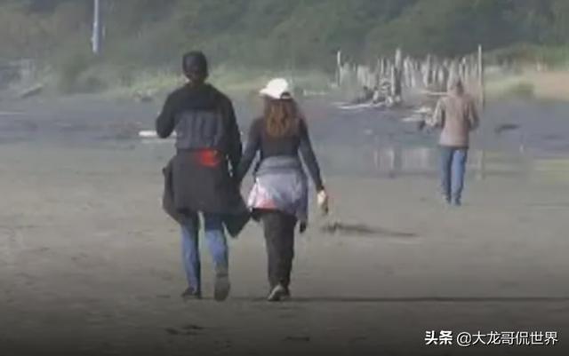 特鲁多的虚伪暴露，在原住民悲伤日外出度假，和老婆快乐玩耍