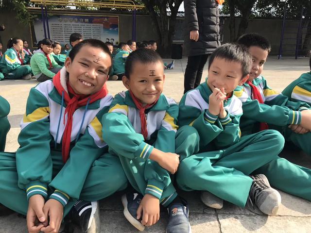 反被霸凌者家长逼迫道歉：孩子被欺负，这种处理方式等于自乱阵脚