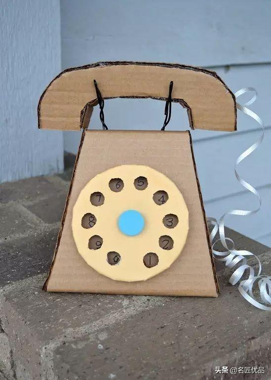 纸箱剪出来的手工(纸箱子环创)