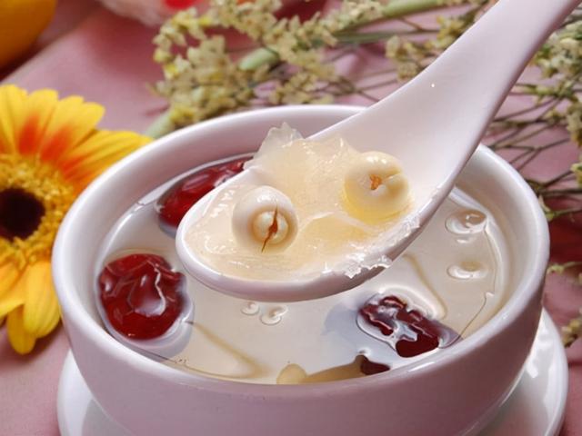 天气渐冷，宫寒手脚冰凉怎么改善？医生给你支个招