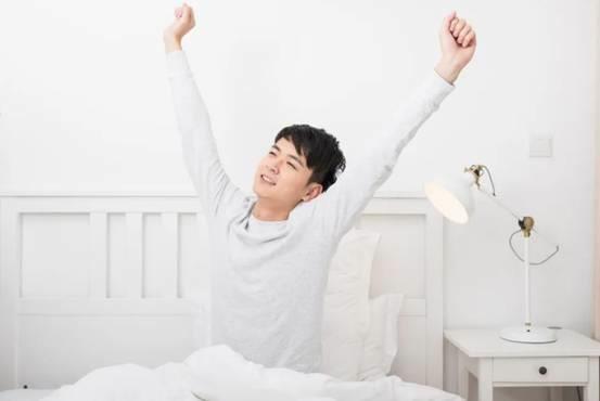 早上一起床，有这5个表现，医生：你很健康