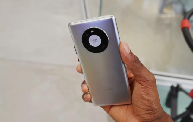 2021年末买手机敲重点，长续航+高性能是重点，这3款手机做到了