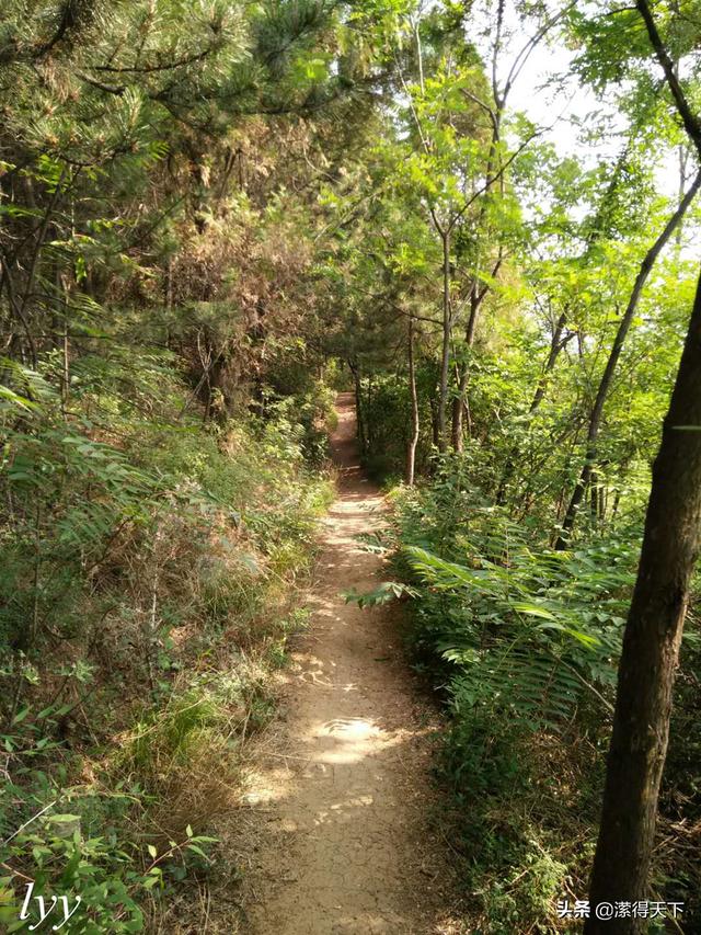 太行山深处的秋沟三山垴村，海拔1700余米，徒步避暑的绝佳去处