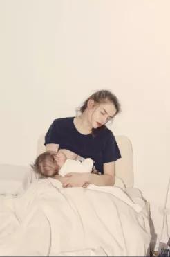 3个月女婴趴睡身亡，母婴圈还有多少智商税产品？