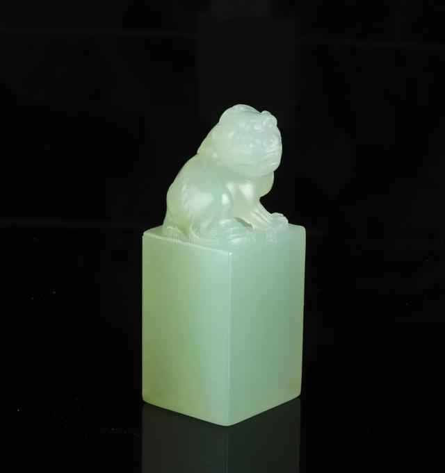 黄蜡石表面鱼鳞纹