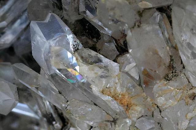 晶格和晶胞有什么区别，常见矿物的形态？