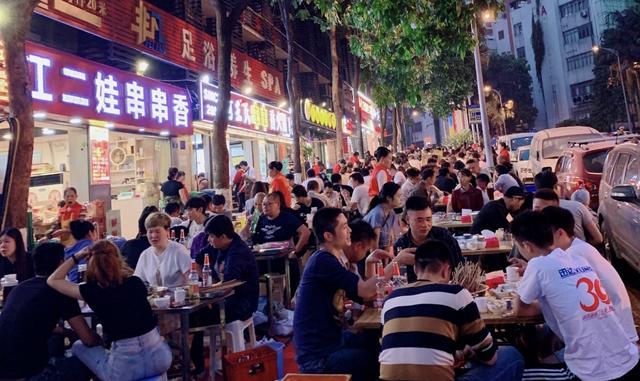 重庆有名小吃街哪里最正宗(重庆有名的小吃街)