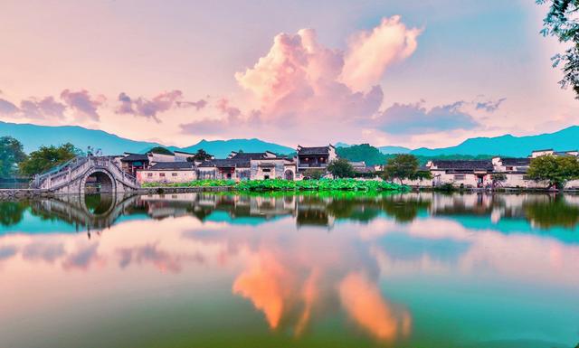 前三季度GDP十强省公布，广东江苏神仙打架，安徽首次超越上海