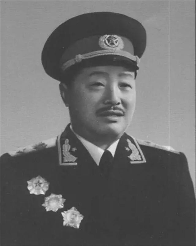 賀龍向周總理提出多吃點 人間煙火 陳毅猛然頓悟 記得叫上我 Kks資訊網