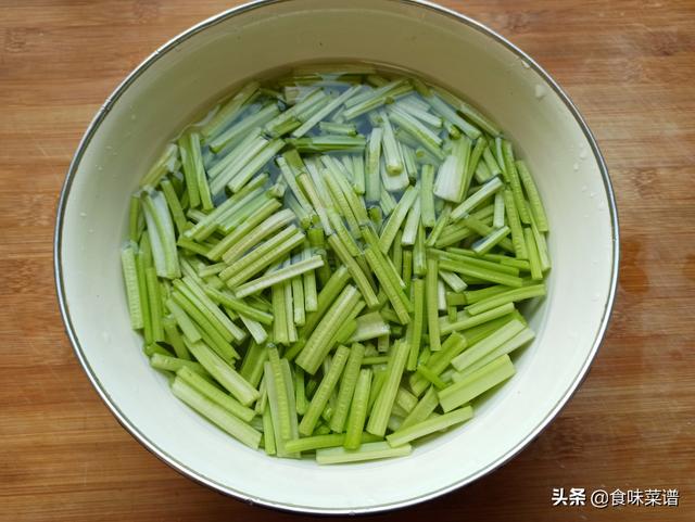 芹菜炒肉