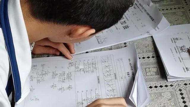 孤独症孩子难融入班级和他的社会性发展障碍有关，能使其康复吗