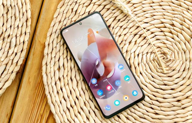 性价比远超Redmi，却很少被人提及，这3款手机心里太憋屈