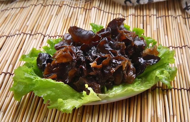 黑木耳食用指南：黑木耳有什么营养价值？怎么吃更健康？