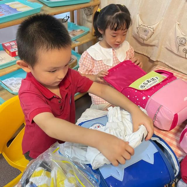 人类幼崽成长记：吃饭收拾样样行