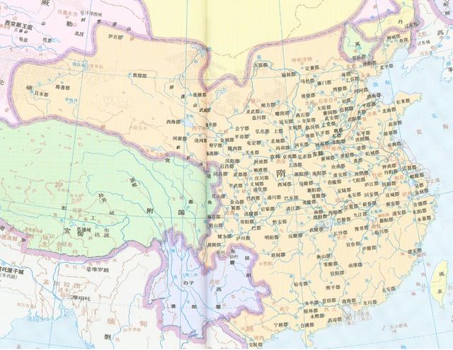 秦朝开始实行郡县制，今天县仍然存在，郡是何时、因为什么消失的