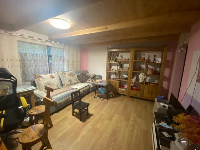 Suspected of raping 13-year-old daughter, beast father behind Kuaishou - DayDayNews