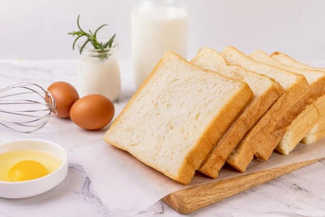 秋季长个慢，想让儿童多蹿个，三餐要这样安排