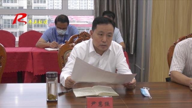 政法委书记让群众“滚”？，回复群众“滚”的政法委书记被停职