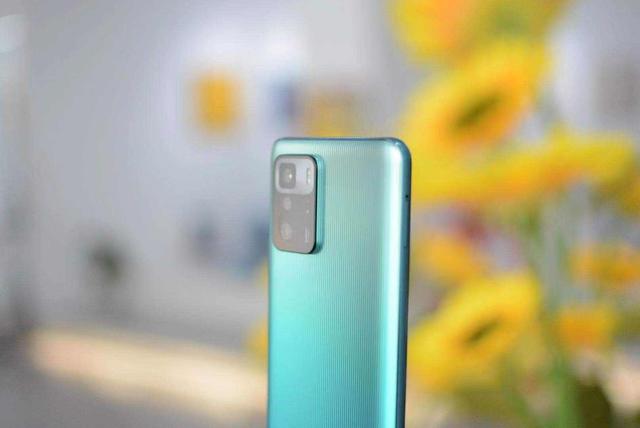 2021年年底买手机，为什么懂行人推荐这几款？优点藏不住