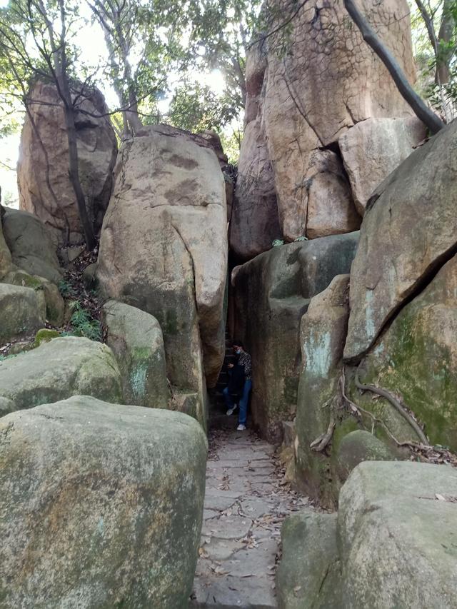 带宝宝爬天平山