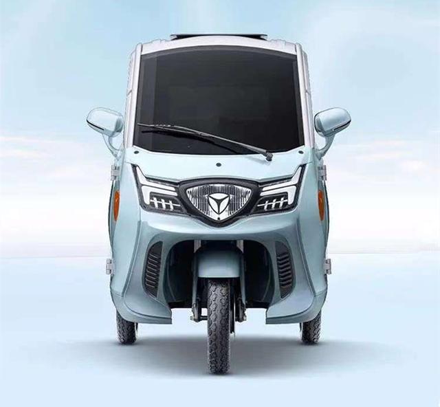 雅迪ET300H电动三轮车评测：配备双电池，续航远，可载3人