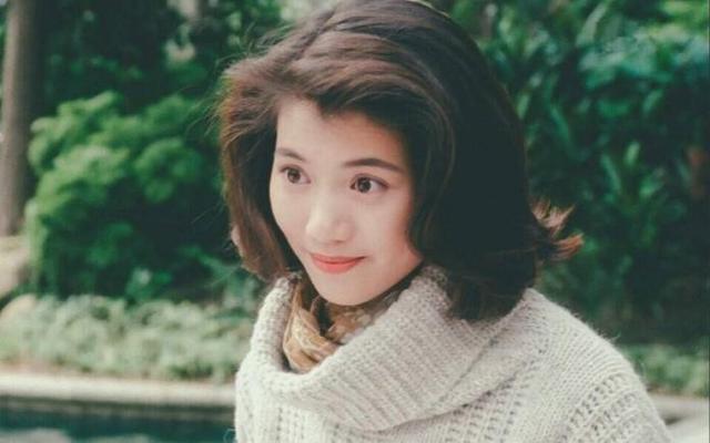 从神仙颜值，到曾志伟感慨"惨不忍睹"，是谁"毁灭"了香港小姐？