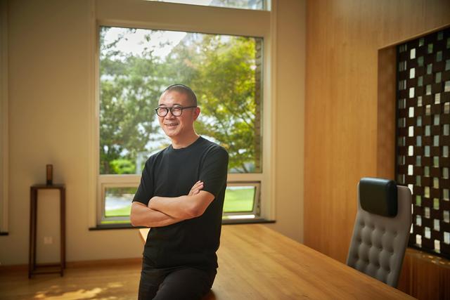 江蘇又一位百億富豪誕生，農村出身賺來215億，卻加入新加坡國籍