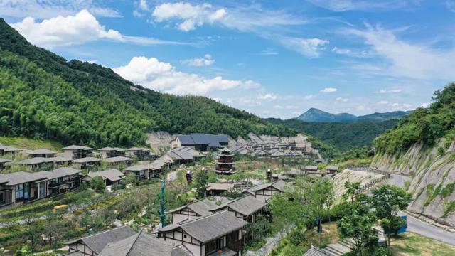 疫情重压，投资17亿的江西文旅黑马葛仙村何以逆势蹿红？