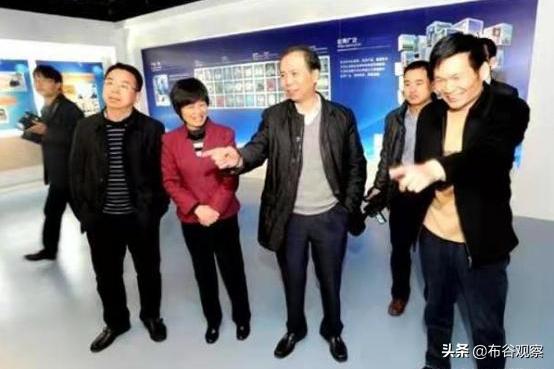 浙江出现一位低调企业家，曾经做过木匠，如今靠电力产品赚96亿