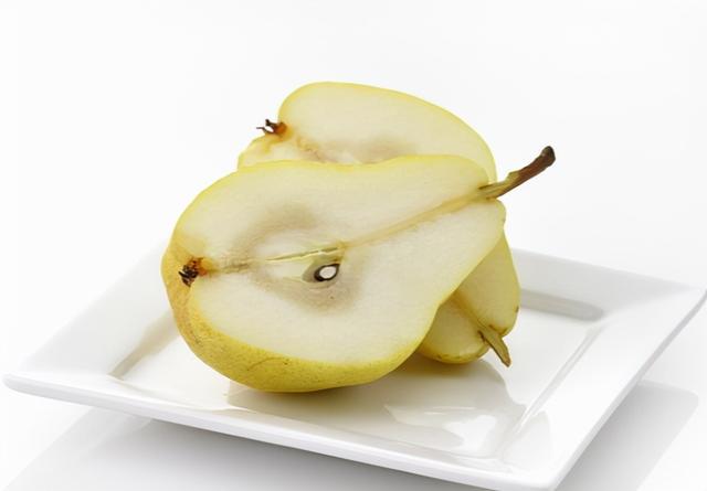 家里有梨别再直接吃了，教你4种简单的做法，孩子天天吃也不腻