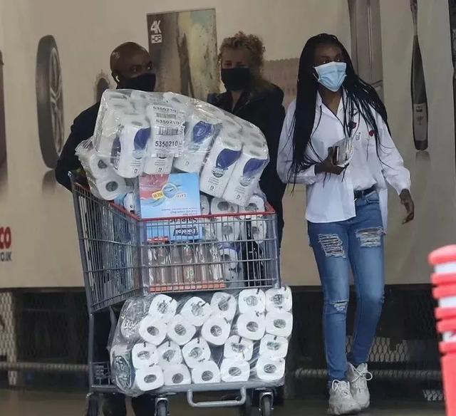 全球“纸贵”，零售“知秋”