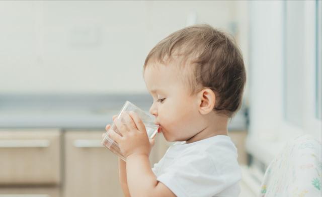 八大伤胃习惯，你究竟占了几个？这些细节看似不起眼，却很养胃