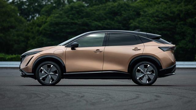 明年上市的重磅纯电SUV，宝马封顶之作iX，凯迪拉克回头率最高