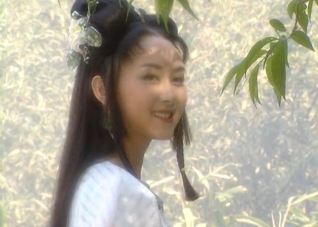 聊斋志异婴宁:“聊斋憨女”婴宁：天真爱笑的女妖，桃花运不会太差