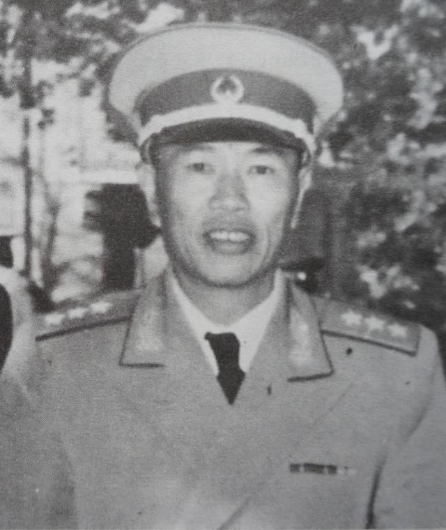 林彪麾下的十大猛将都是谁？个个彪炳史册，谁是其中的第一猛将？