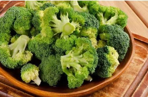 这6类蔬菜自带“毒素”，吃前务必焯水，看看有你爱吃的吗？