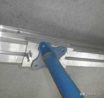 制砂机吊装现场