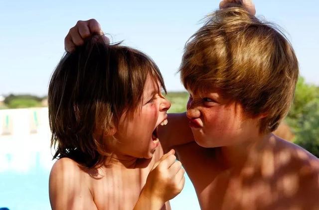 孩子为什么一生气就打人？这3招百试百灵