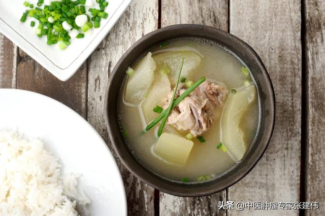 中醫講“秋冬養陰”，應該如何做？可以多吃這幾種食物