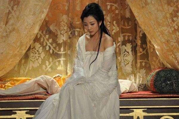 江西发现春秋时期的大型古墓，墓中竟是47名年轻女子，她们是谁？