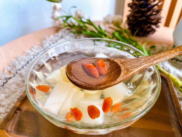 入秋后，把白萝卜和雪梨一起煮，每天喝一碗真实用，长见识了