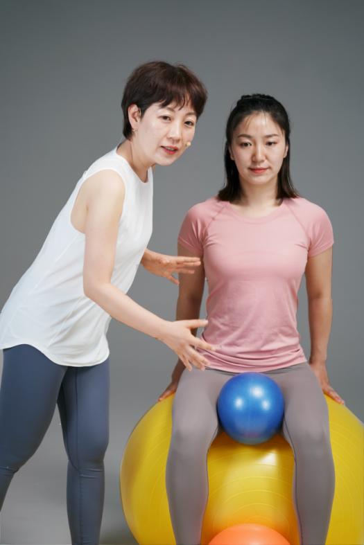 为什么现在的孕妇爱练瑜伽？防止身材变形还助生产，谁会不愿意学