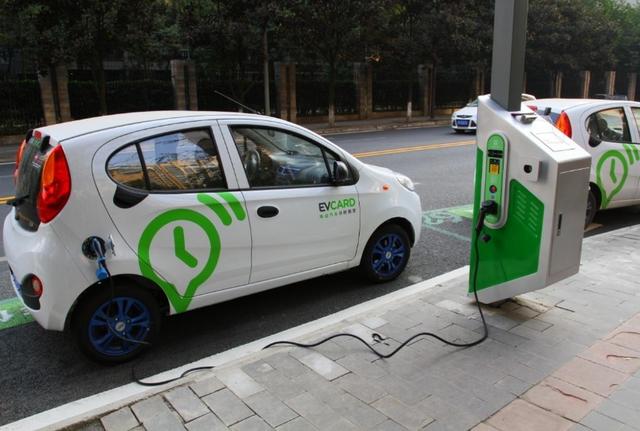 纯电动车年检也要“尾气检测费”？车主质疑，检测站的回答让车主气愤不已