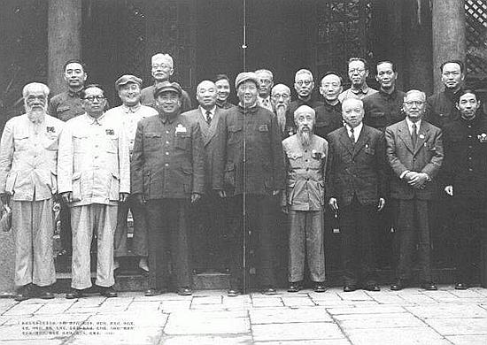 1949年毛主席邀张元济游天坛，期间问到：当年你在朝廷的俸禄多少
